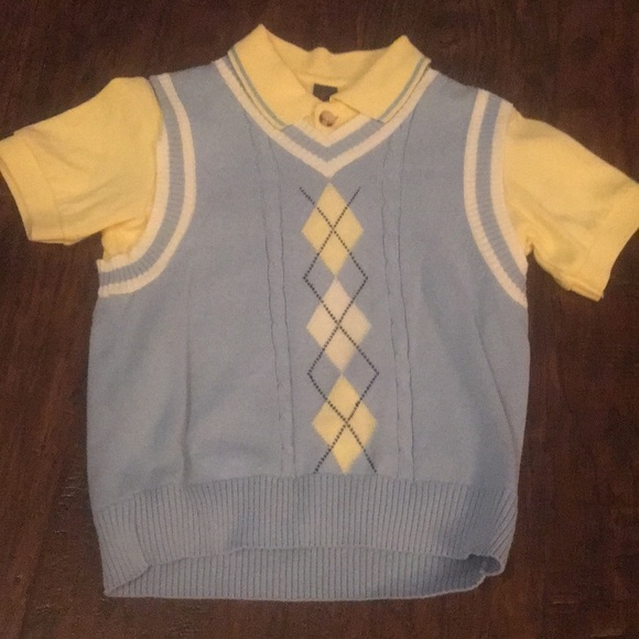 Sweater vest and seersucker pant combo. - Picture 2 of 4